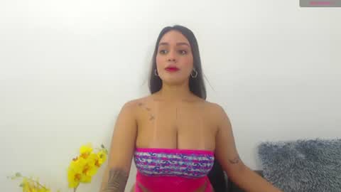 renatabrownn28 online show from June 12, 11:07 am