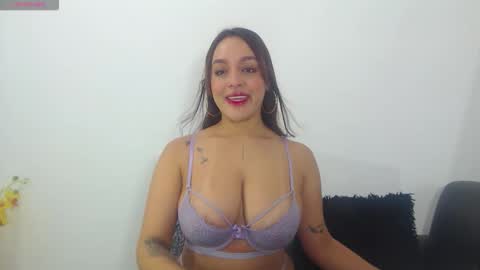 renatabrownn28 online show from May 2, 5:44 am