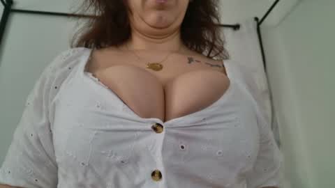 Snapshot of renattabigboobs chatting on February 27, 11:41 am Renatta online show from February 27, 11:41 am