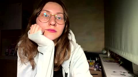 Mia online show from April 20, 6:11 pm
