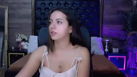 renesmesweet online show from October 7, 5:56 am