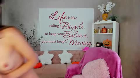   online show from November 9, 6:04 pm