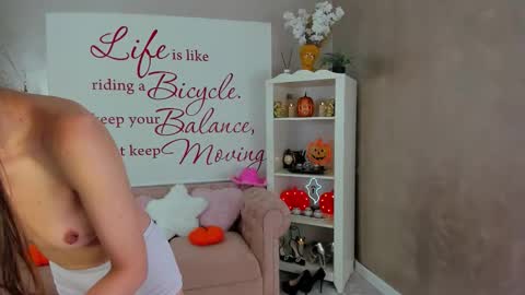   online show from November 8, 6:02 pm