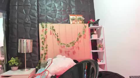 RIHONNA online show from April 29, 1:20 am