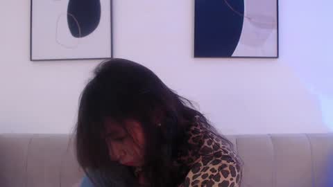 Snapshot of riley_bensongh chatting on February 4, 7:44 pm Riley online show from February 4, 7:44 pm