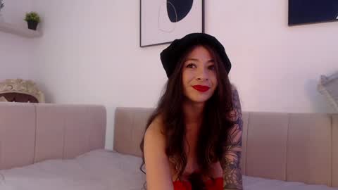 Snapshot of riley_bensongh chatting on December 21, 10:30 pm Riley online show from December 21, 10:30 pm