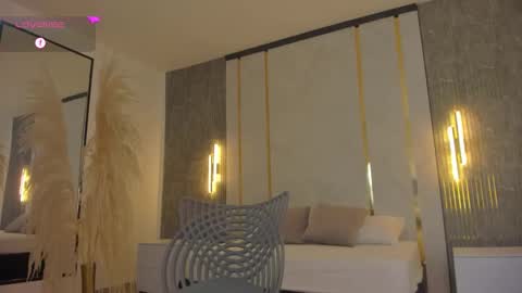 Riley Sierra online show from November 18, 1:12 pm