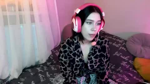 Emily online show from October 10, 7:13 am