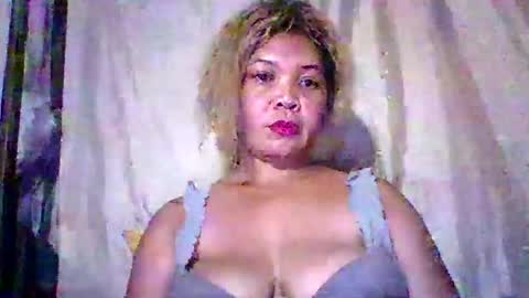 rinana32 online show from May 2, 6:44 pm