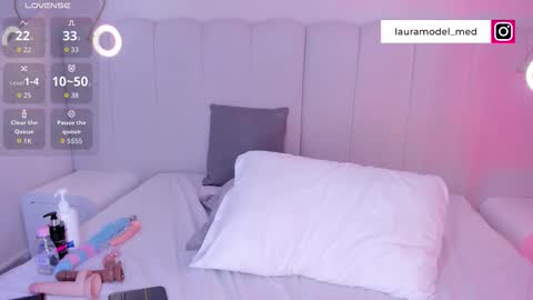 Riri Candy online show from November 3, 6:39 am