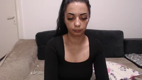 riri_mojo_92 online show from May 3, 11:52 pm