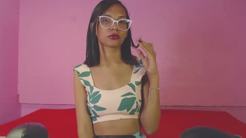 Snapshot of risy_rose chatting on February 11, 7:38 pm risy_rose online show from February 11, 7:38 pm