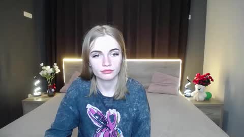 Snapshot of ritakiskis chatting on September 8, 7:35 pm ritakiskis online show from September 8, 7:35 pm