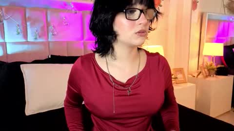 robin D online show from May 1, 12:52 pm