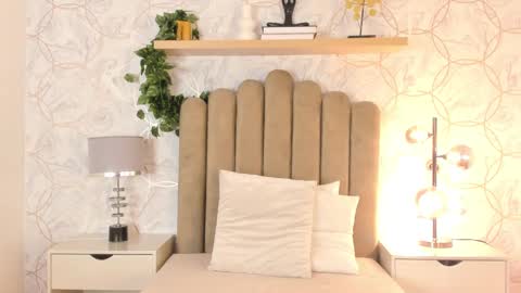 Snapshot of roma_love_ chatting on December 30, 11:26 am online show from December 30, 11:26 am