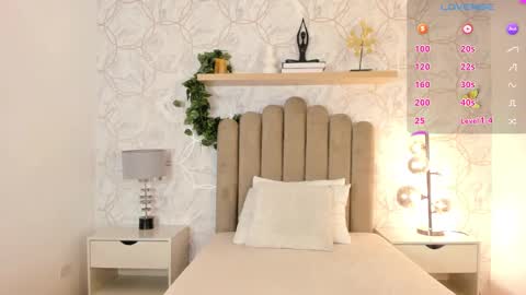 Snapshot of roma_love_ chatting on January 4, 11:33 am online show from January 4, 11:33 am
