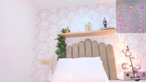   online show from November 4, 12:43 pm