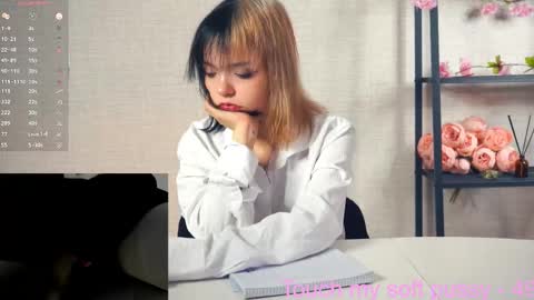 Snapshot of romainerudoy chatting on September 16, 8:11 am Yupi online show from September 16, 8:11 am
