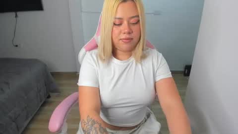 Val online show from July 22, 11:39 pm