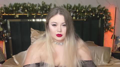 Snapshot of rosa1ia chatting on December 23, 11:06 pm Chloe online show from December 23, 11:06 pm