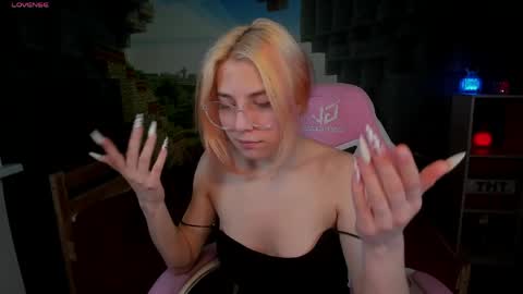 Call me Rosa online show from April 24, 4:32 pm