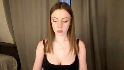 rosaliehue online show from May 15, 4:21 pm