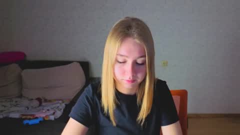 rosalina online show from December 23, 7:45 am