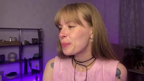 RoosaMoore online show from May 4, 3:38 pm
