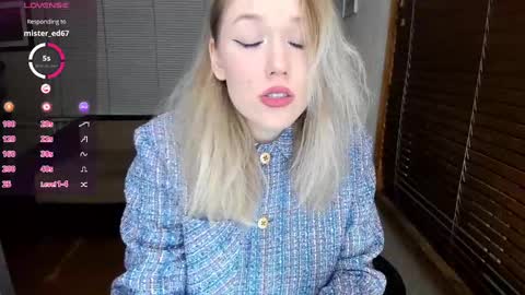 Rose but u can call me princess online show from December 22, 4:17 pm