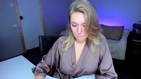 Rose but u can call me princess online show from November 21, 8:22 pm