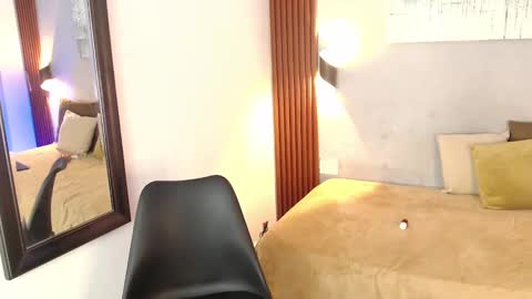 rose_crimson online show from October 10, 12:48 am