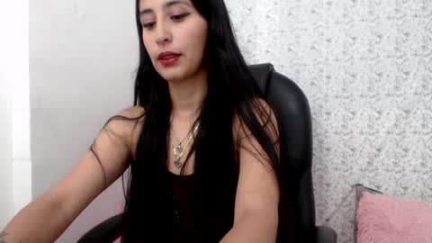 Snapshot of rose_smiley1 chatting on December 30, 3:25 am Rose online show from December 30, 3:25 am