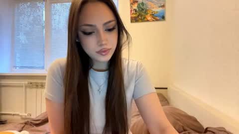 Mimi online show from October 27, 12:01 pm