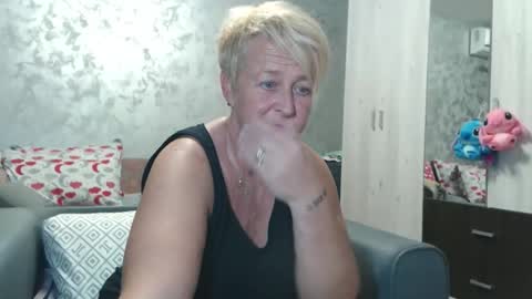 Snapshot of roses_and_lillies chatting on September 20, 6:06 pm Lovepinklilly online show from September 20, 6:06 pm