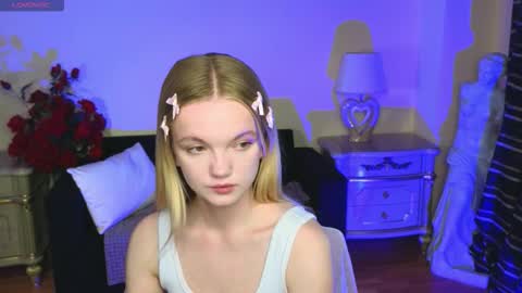 Snapshot of roses_kate chatting on October 5, 4:28 am Sweety Kate online show from October 5, 4:28 am