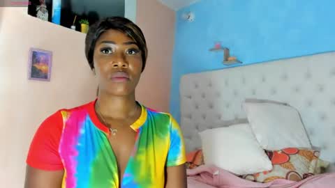 rosi_cooper online show from July 7, 10:30 am