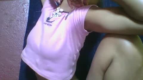 Snapshot of rosia685234 chatting on February 22, 4:40 am rosia685234 online show from February 22, 4:40 am