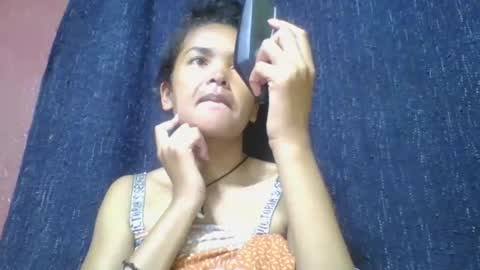 Snapshot of rosia685234 chatting on February 19, 3:50 am rosia685234 online show from February 19, 3:50 am