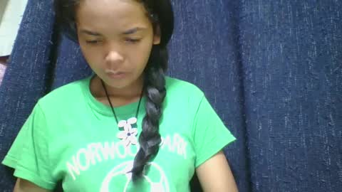 Snapshot of rosia685234 chatting on February 14, 4:15 am rosia685234 online show from February 14, 4:15 am