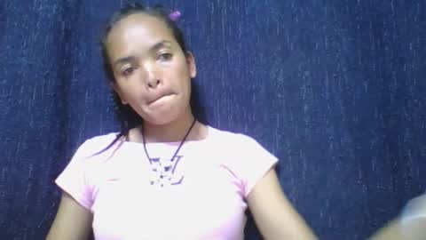 Snapshot of rosia685234 chatting on February 21, 3:45 am rosia685234 online show from February 21, 3:45 am