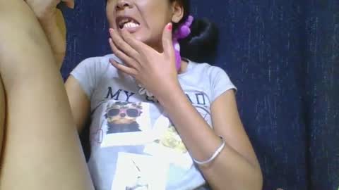 Snapshot of rosia685234 chatting on March 6, 3:35 am rosia685234 online show from March 6, 3:35 am