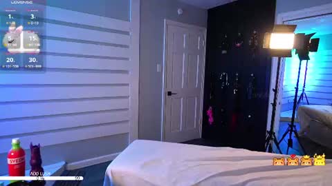 Rosie Bones online show from June 20, 12:14 am