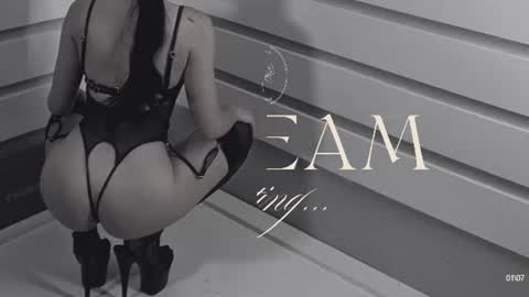 Rosie Bones online show from July 7, 9:50 pm
