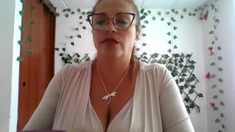 Rossana  online show from January 7, 8:01 pm