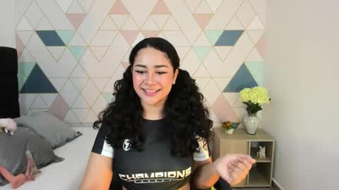 rossie_lanie_ online show from February 18, 1:10 pm