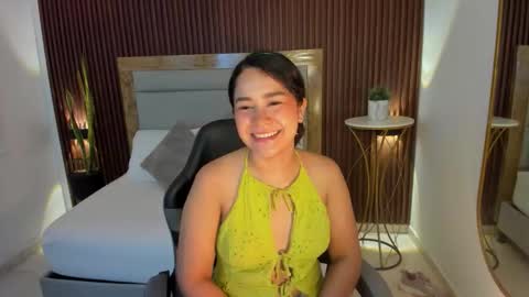 rossie_lanie_ online show from March 17, 7:29 pm