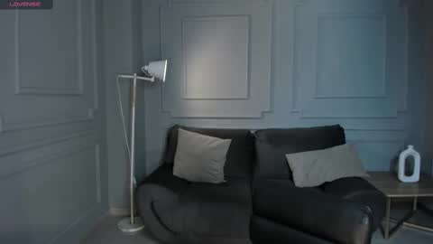 Snapshot of rossierhoades chatting on February 14, 10:49 am Rossie Rhoades online show from February 14, 10:49 am