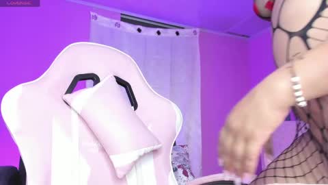 rossluu online show from June 5, 3:32 am