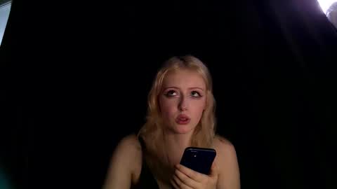 rosy_petal online show from October 13, 1:25 pm