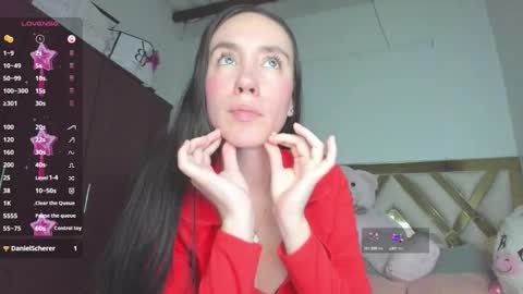 Snapshot of rousee_yarelds chatting on October 17, 6:05 am rousee_yarelds online show from October 17, 6:05 am